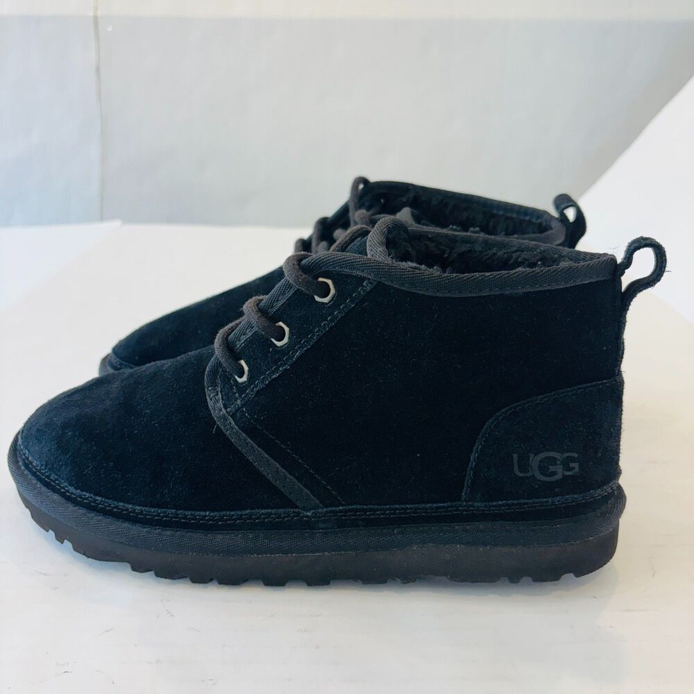UGG Neumel Black Suede Chukka Boots Men 9 Shearling Fur Cozy Gorpcore Minimal